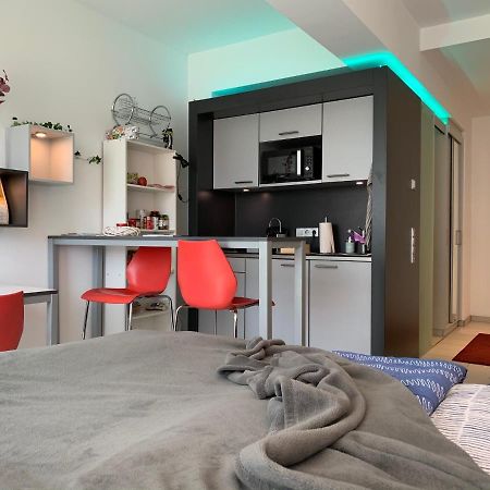 Апартаменты Exklusive WohlfüHloase By Rabe - Parkplatz & Free Netflix & Coffee-Bar Карлсруэ Экстерьер фото