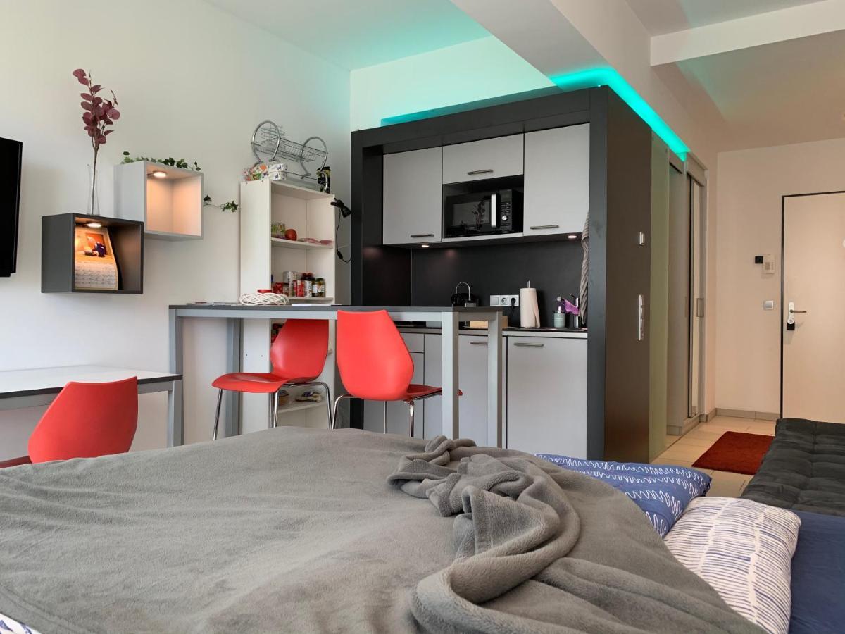 Апартаменты Exklusive WohlfüHloase By Rabe - Parkplatz & Free Netflix & Coffee-Bar Карлсруэ Экстерьер фото